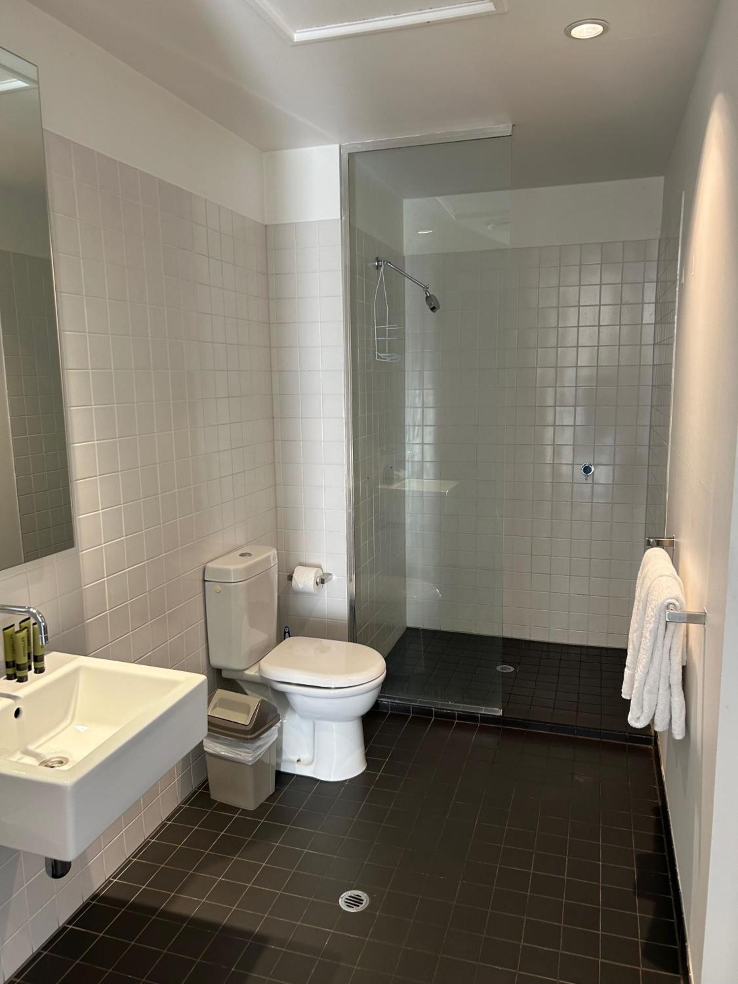 Adele Apartment Hotel East 墨尔本 外观 照片